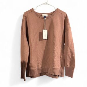 Women’s brown crewneck